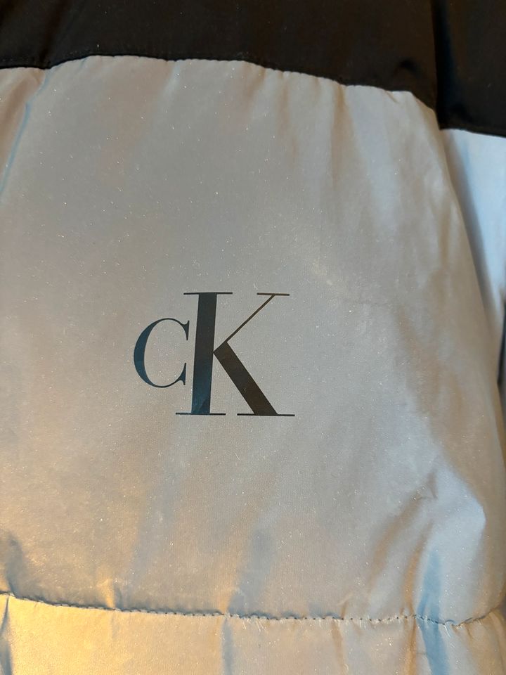 Calvin Klein Winterjacke in Leverkusen