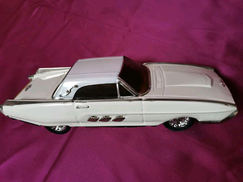 Modellauto Sedan MF 203 Thunderbird in Hof (Saale)