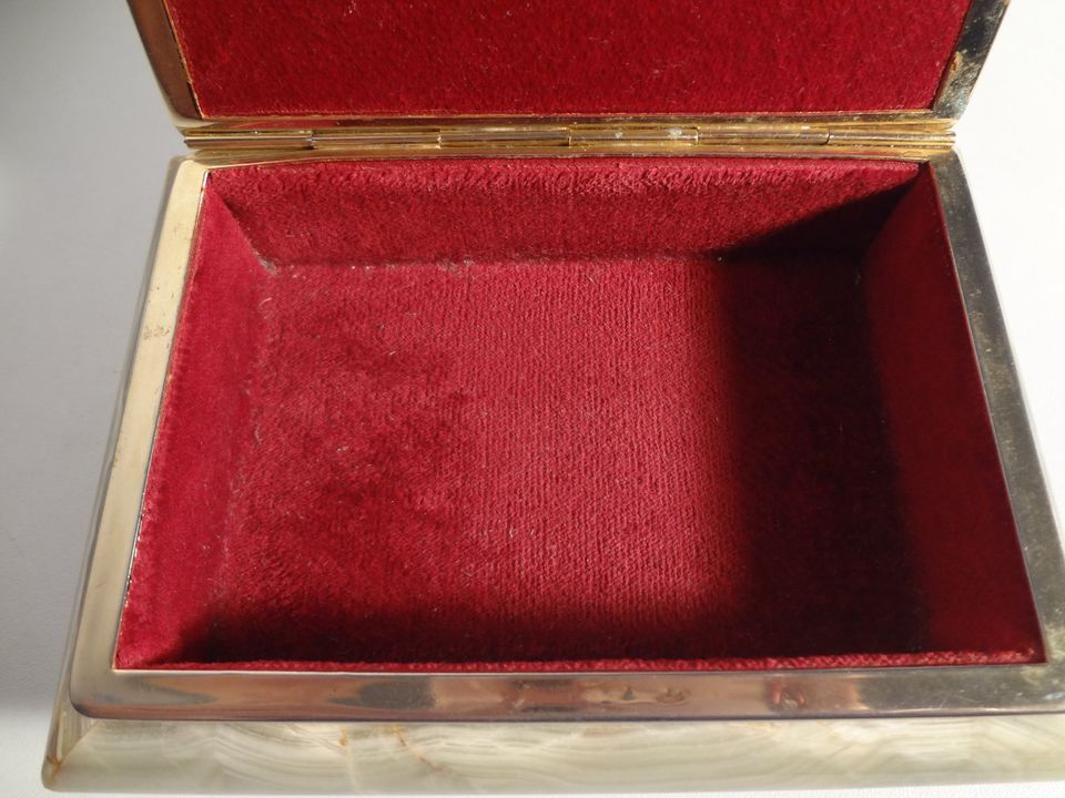 Antikes Schmuckkästchen aus edlem Onyx-Marmor + 4 Löwentatzenfüße in Linden