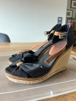 Tommy Hilfiger Keilabsatz Sandale schwarz 38 Rheinland-Pfalz - Rheinzabern Vorschau