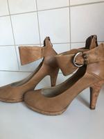 TOZZI Leder-Pumps 38 top Hessen - Waldkappel Vorschau