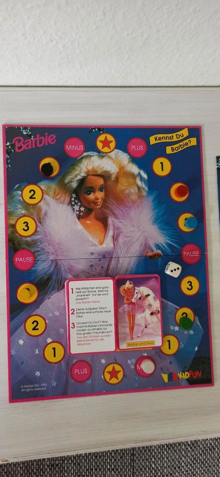 Barbie Würfel Spiel "kennst du Barbie 1992?"retro Vintage 90er in Taunusstein