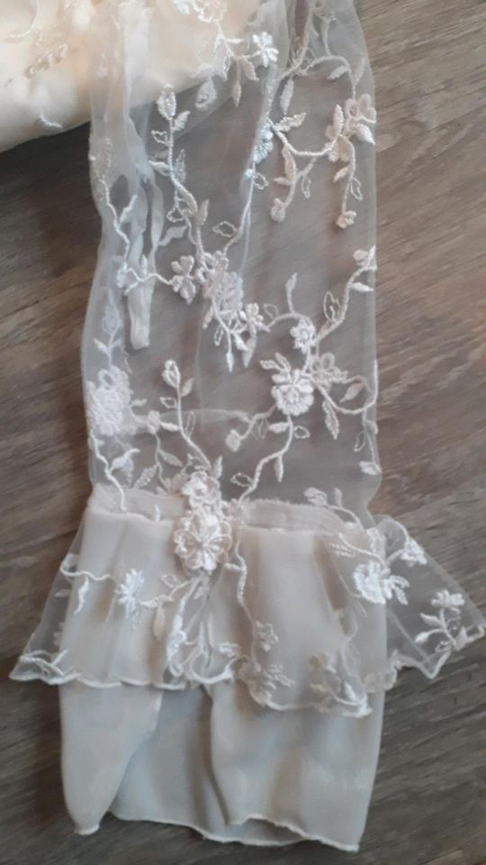 Wunderschönes Brautkleid in Gr. M /40 von BELLA PARIS in Köln