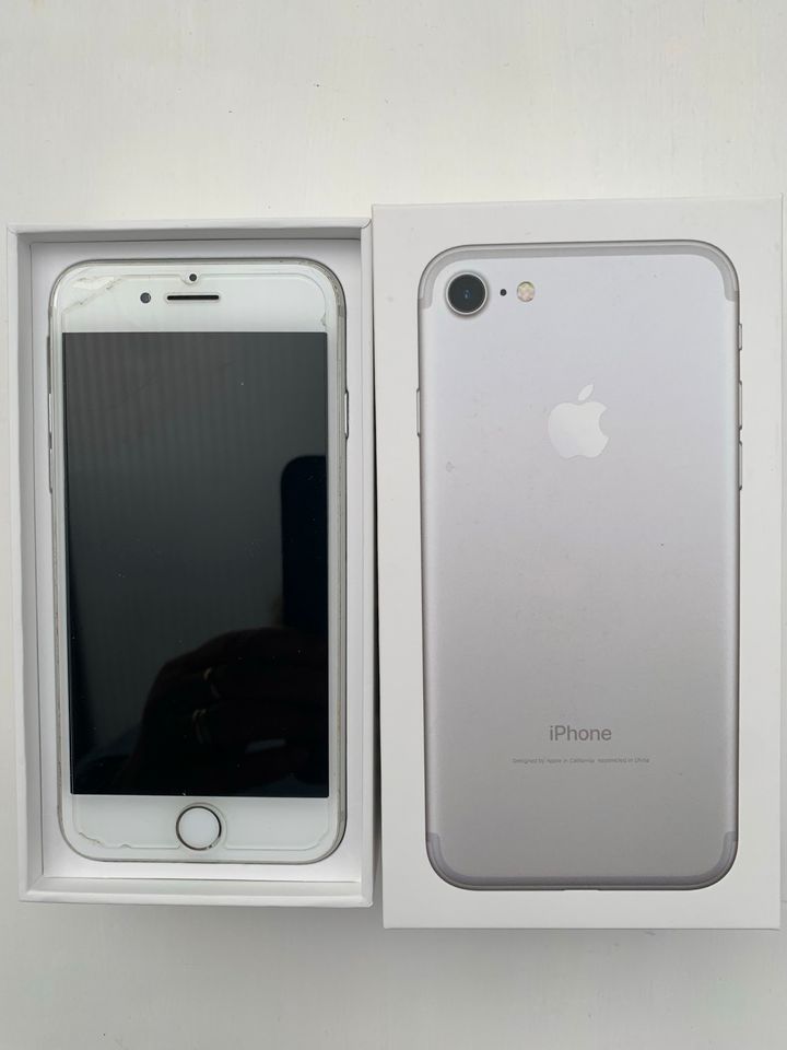 Apple IPhone 7, 32 GB, neuwertig in Grevenbroich