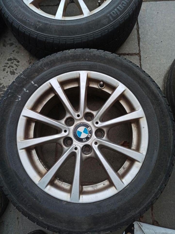 Originale BMW Alufelgen mit Winterreifen 205/60 R16 in Leichlingen