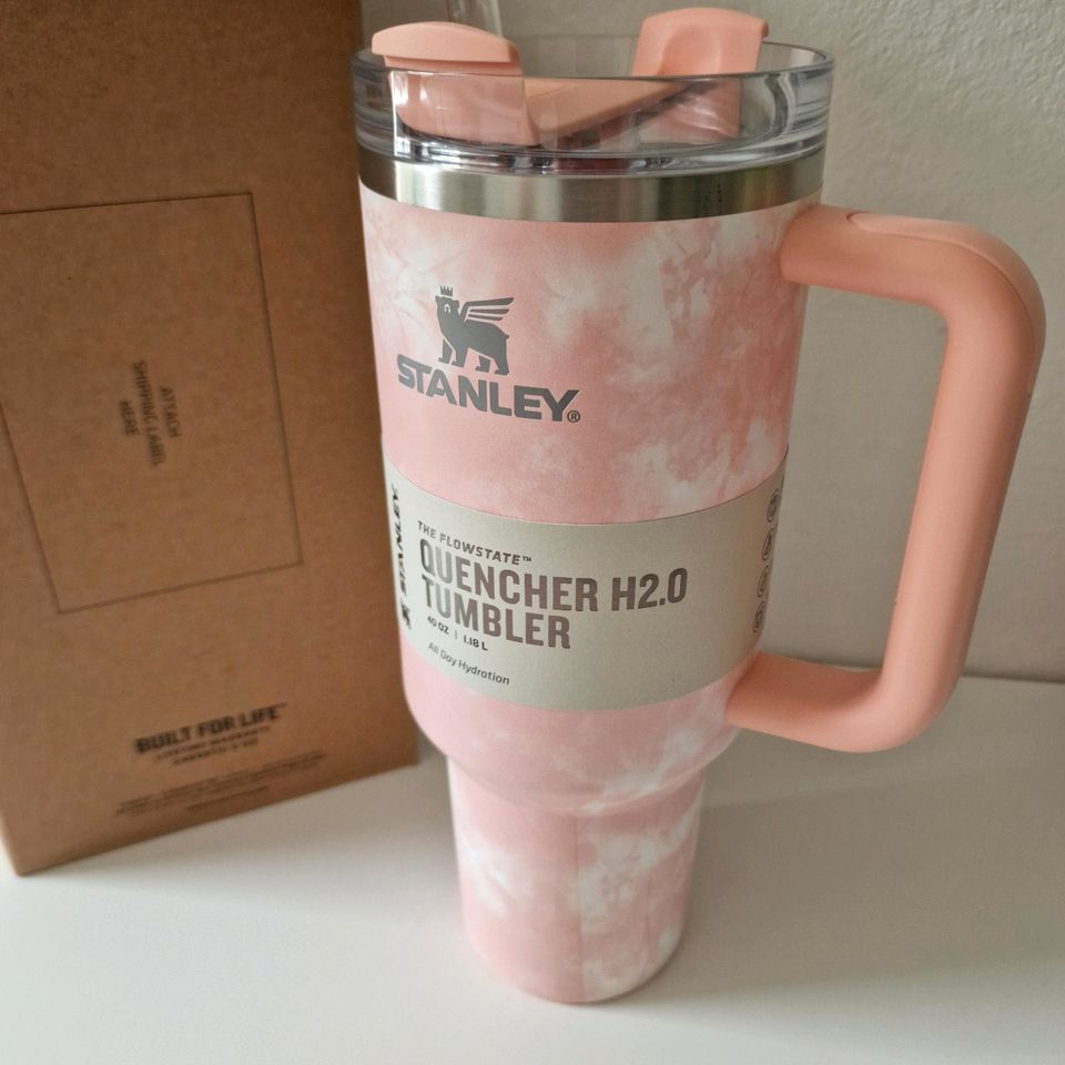 Stanley Quencher H2.0 Peach Tiedye 1.2L LIMITED Trinkflasche in Freilassing