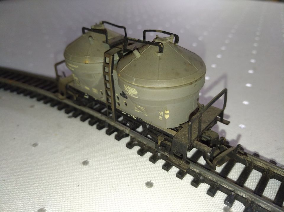 TT Spur Modelleisenbahn Eisenbahn Loks Wagen Schienen Häuser in Leipzig