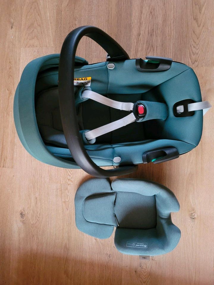 Maxi Cosi Autositz Pebble 360 i-size mit Isofix + Quinny Zapp in Bad Kleinen