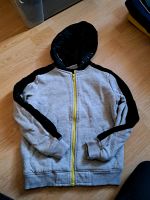 Sweetjacke gefüttert warme Stoffjacke Jacke 128 Leipzig - Knautkleeberg-Knauthain Vorschau