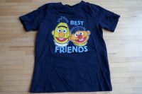 Kurzarm Shirt Ernie und Bert Größe 122 Niedersachsen - Oldenburg Vorschau