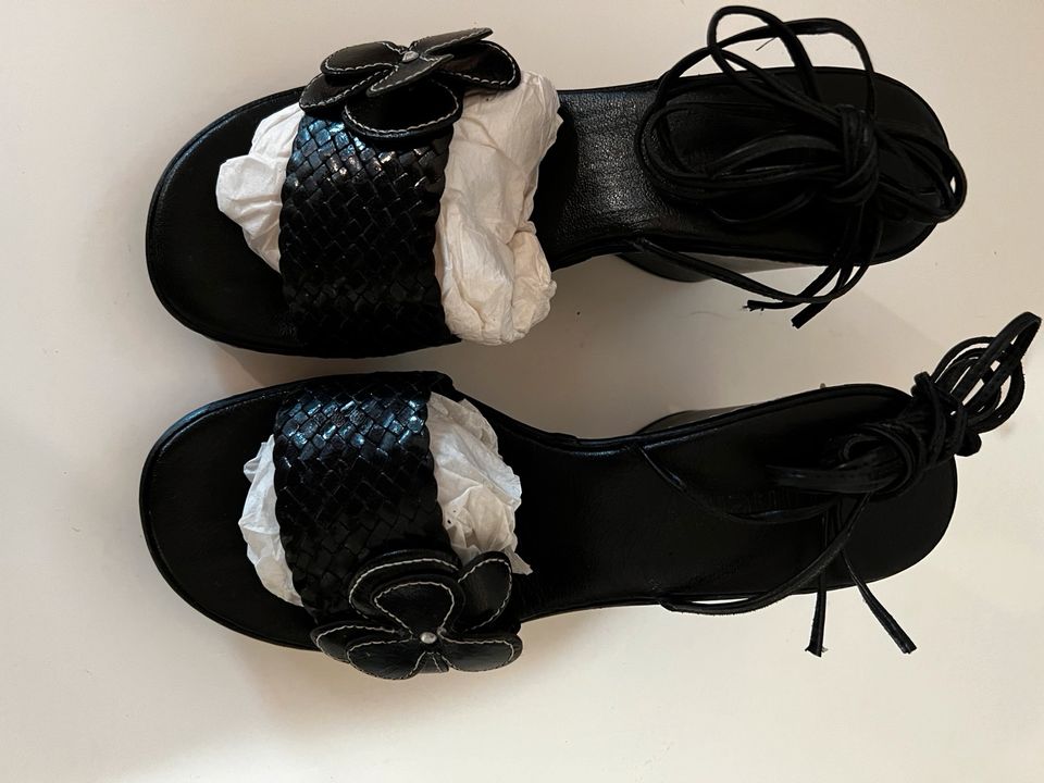 Sandaletten Wedges zum Schnüren Größe 36 schwarz geflochten in Schwieberdingen