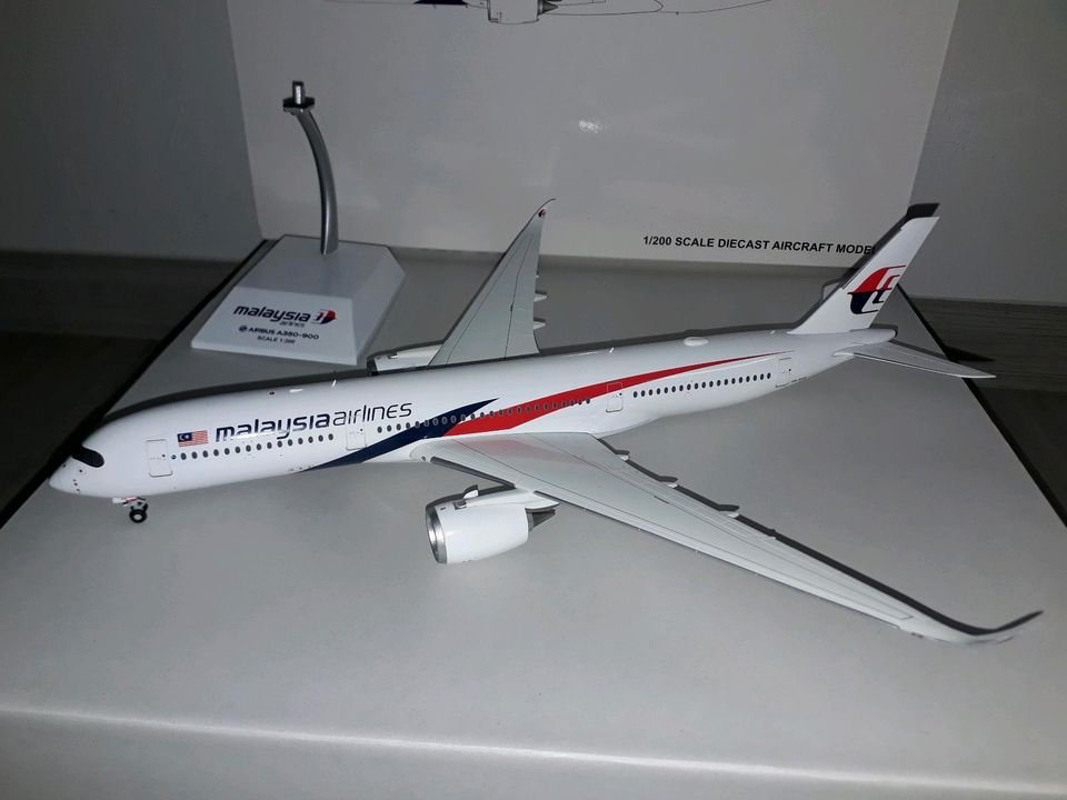 JC WINGS | 1:200 | Airbus A350-900 | Malaysia Airlines in Frankfurt am Main