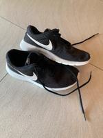 Schuhe für Mädchen von Nike Gr. 40 Sachsen - Gornau Vorschau