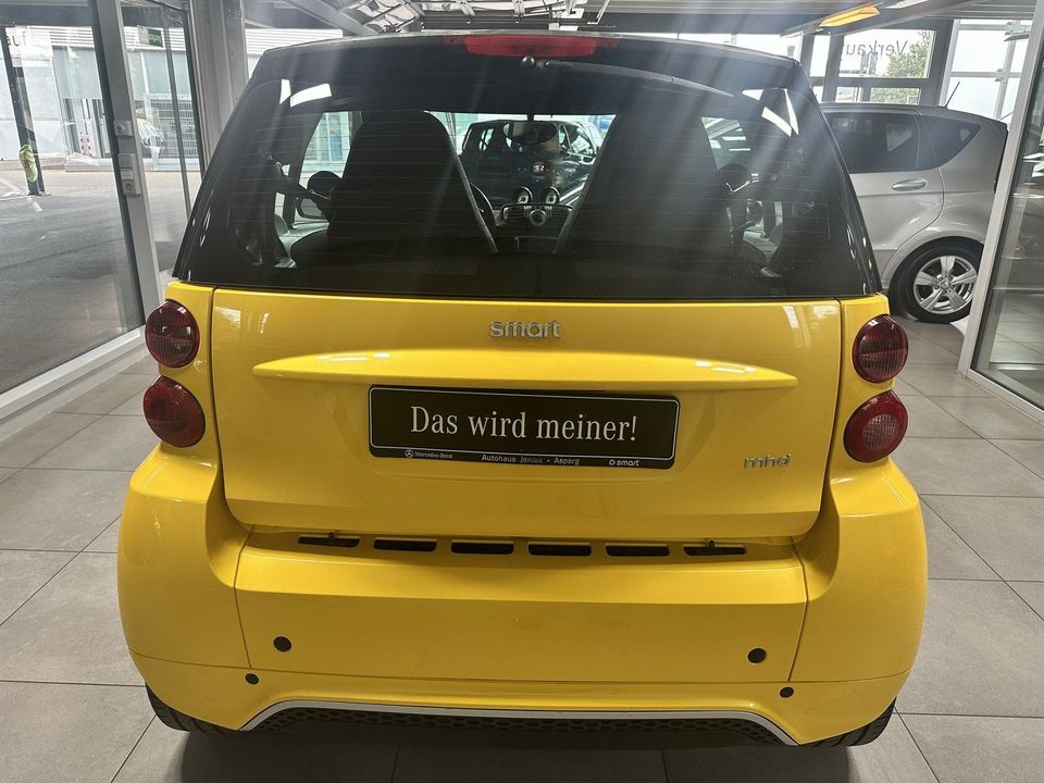 Smart fortwo coupé mhd Cityflame NAVI+SERVO+KLIMA+SHZ+ in Asperg