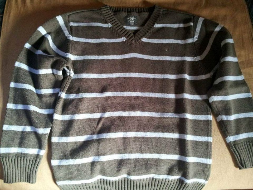 Jungen Shirts, Pulli, Hemd Gr. 128 in Ebsdorfergrund