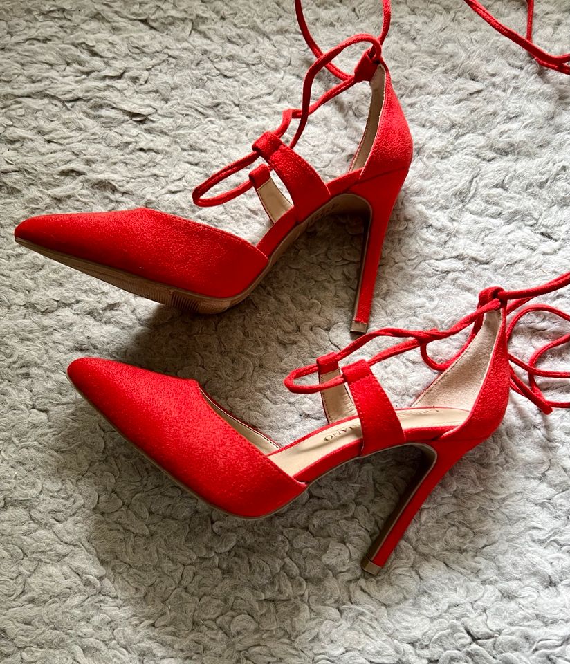 Christian Siriano Stiletto High Heels Pums zum Schnüren Knall Rot in Hamburg