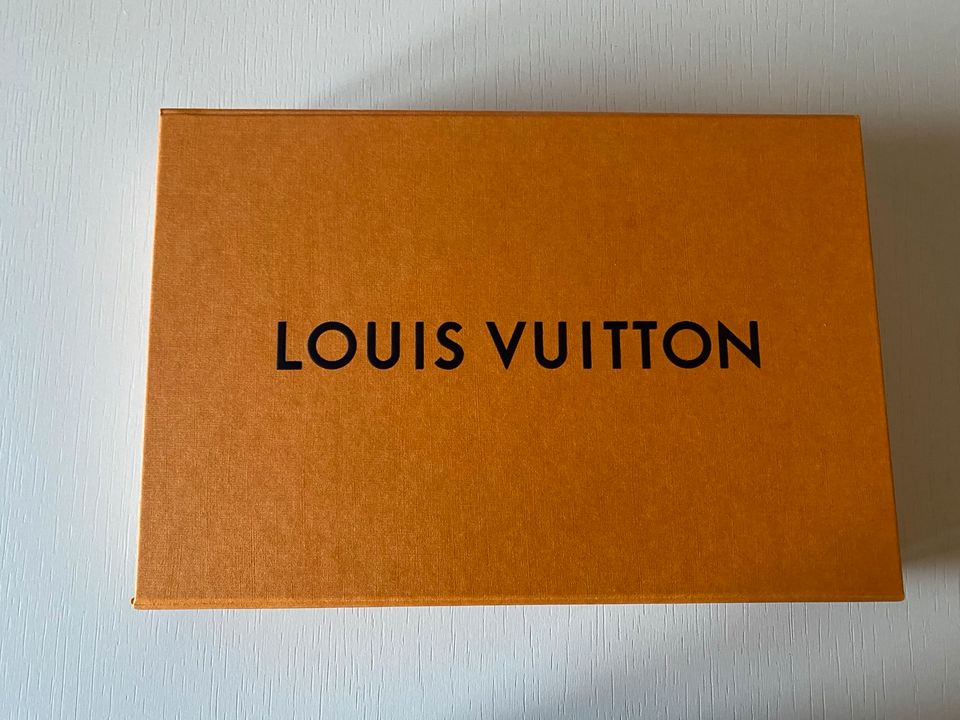 Louis Vuitton Tuch zum Wenden in Hamburg