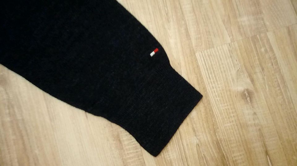 Tommy Hilfiger Kaputzen-Feinstrickpulli  Größe M blau-meliert in Münchenbernsdorf