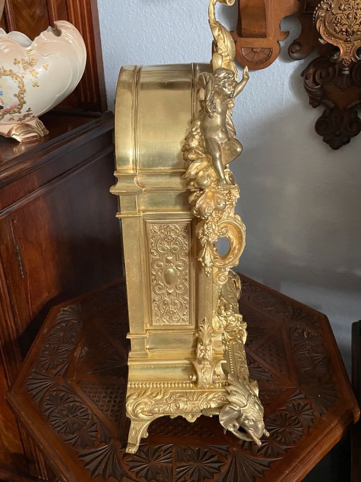 Große opulente Kaminuhr Uhr Bronze vergoldet von 1883 in Berlin