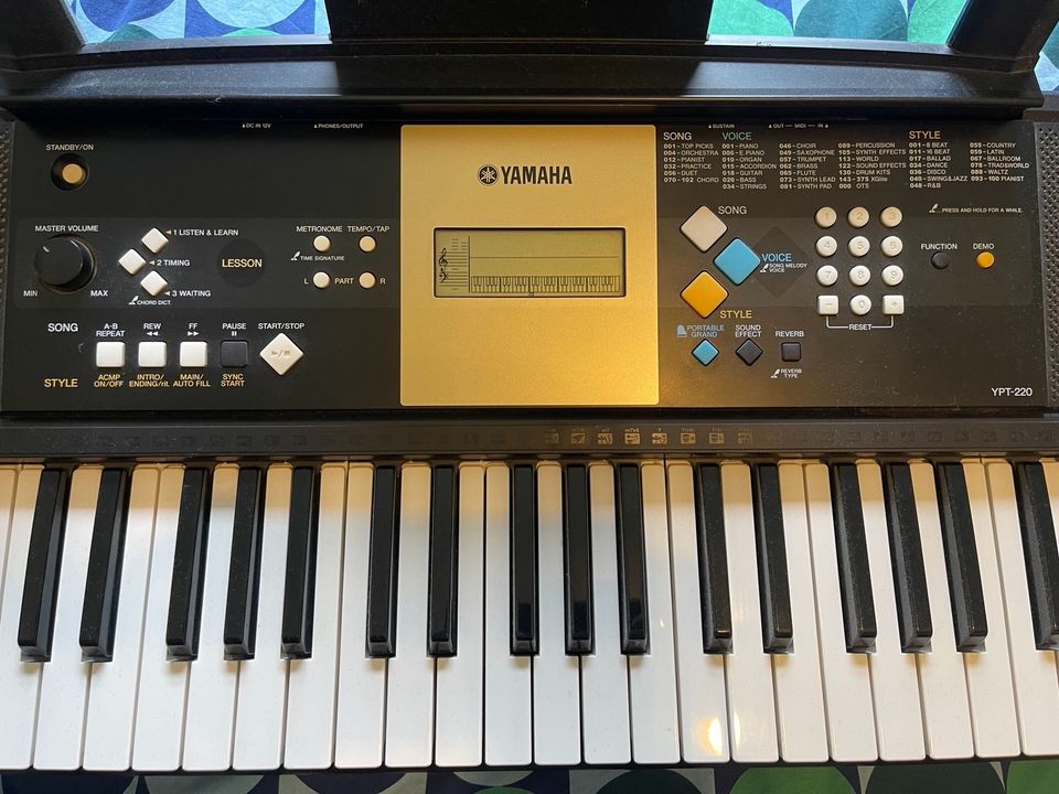 Yamaha YPT-220 Keyboard in Wuppertal