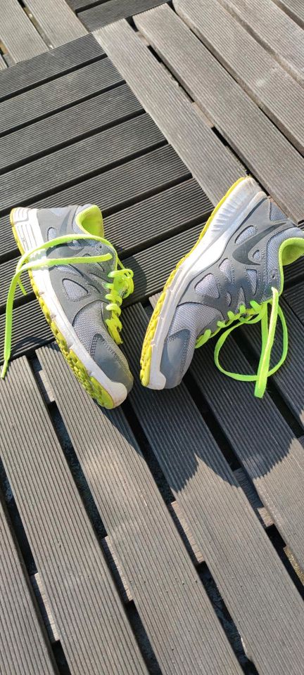 Nike revolution 2 Sportschuhe, Gr 39, in Büttelborn