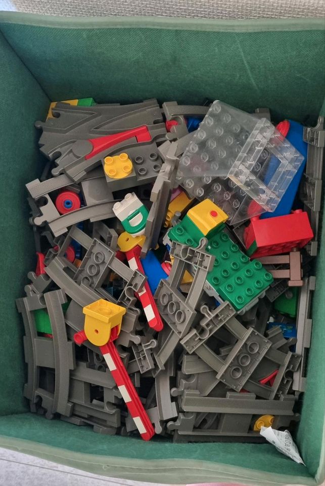 Lego Duplo Bauernhof Eisen Bahn  mit vielen Zubehör Steine in Wedel