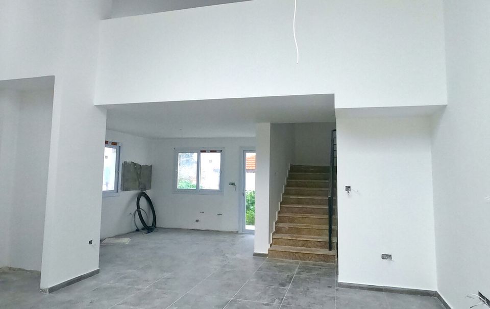 Nordzypern: Neue 3+1 Villa mit Dachterrasse am Meer in Kyrenia in Düsseldorf