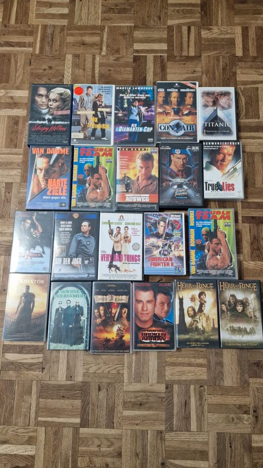 verschieden VHS Filme Van Damme VHS Kassetten in München