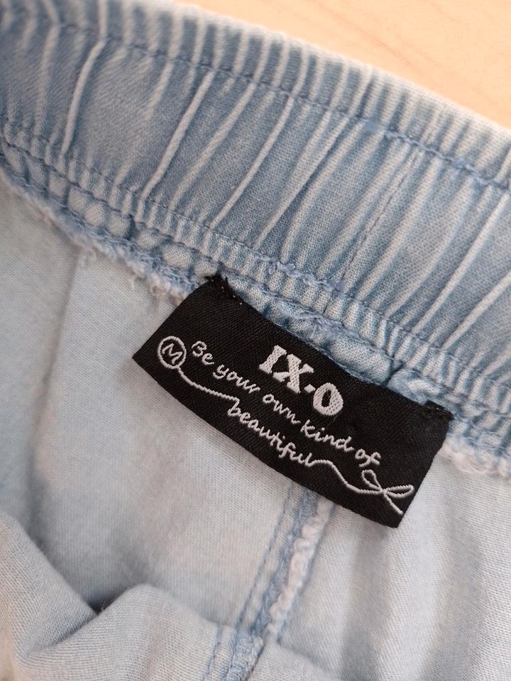 IX/O  Jeans/Shorts/kurze Hose hellblau in Erbach