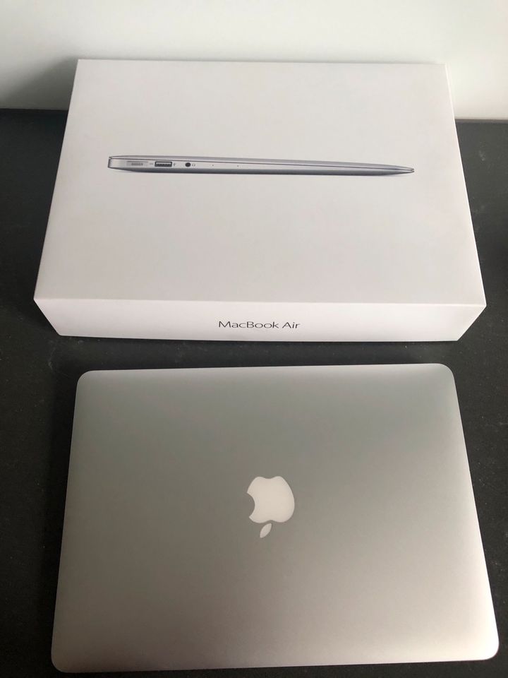 Apple MacBook Air 13“ Modell: A1466 in Bühl