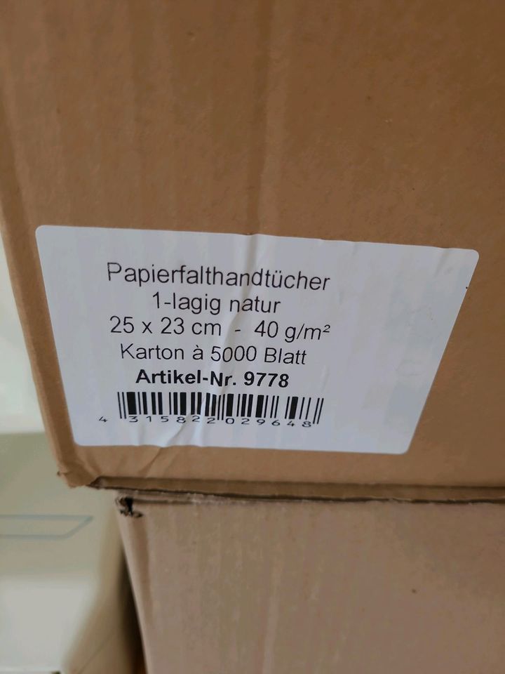 Papierhandtücher in Steinheim