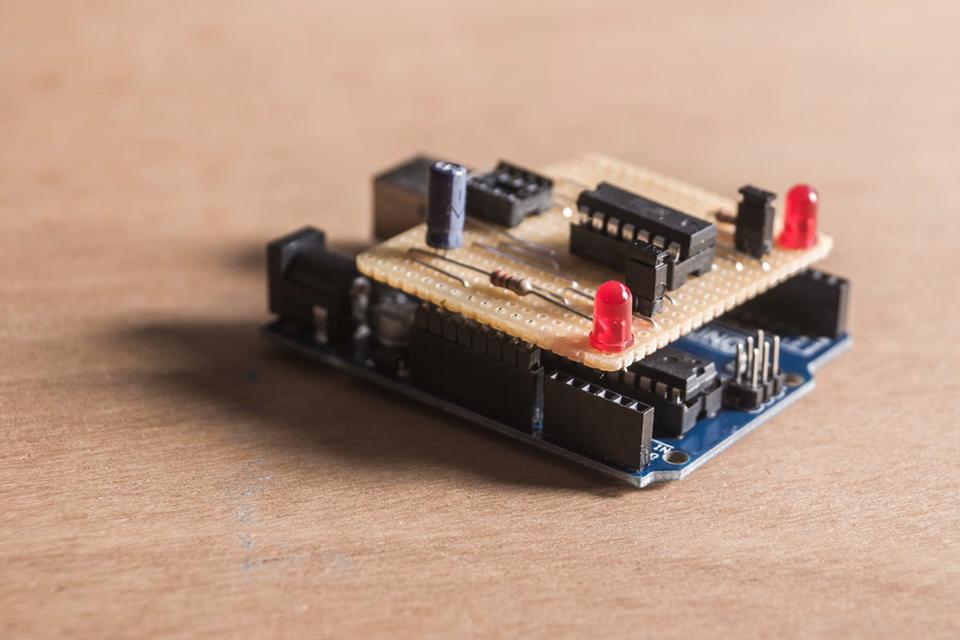 Arduino Attiny 8 / 14 Pin Mikrocontroller Programmiergerät in Hamburg