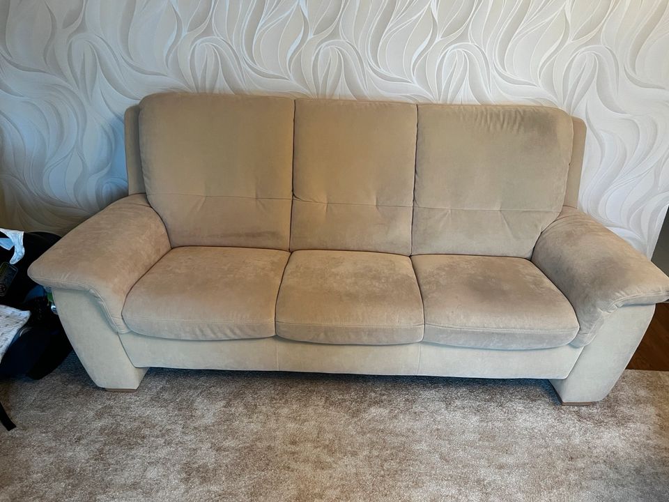 3er Couch, 2er Couch und ein Sessel in Pohlheim