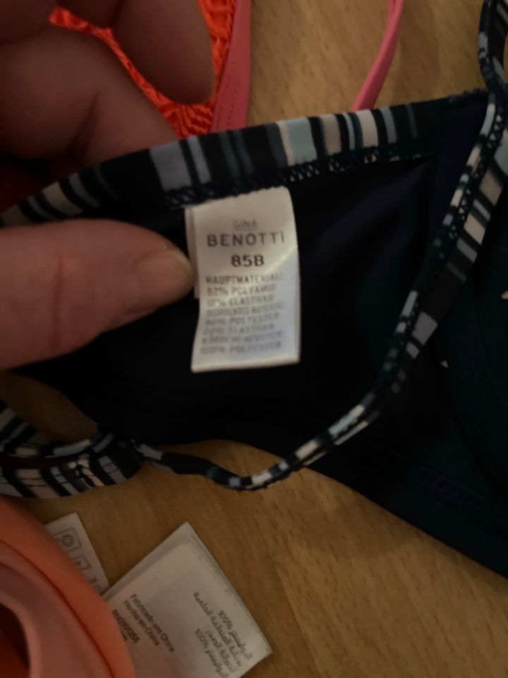 Bikini Oberteil/ Damen Bade Sachen Gr. 34 bis 40 in Bergen auf Rügen