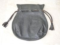 Lederbeutel Handtasche 70er vintage rund anthrazit Prägung retro Nordrhein-Westfalen - Bergisch Gladbach Vorschau