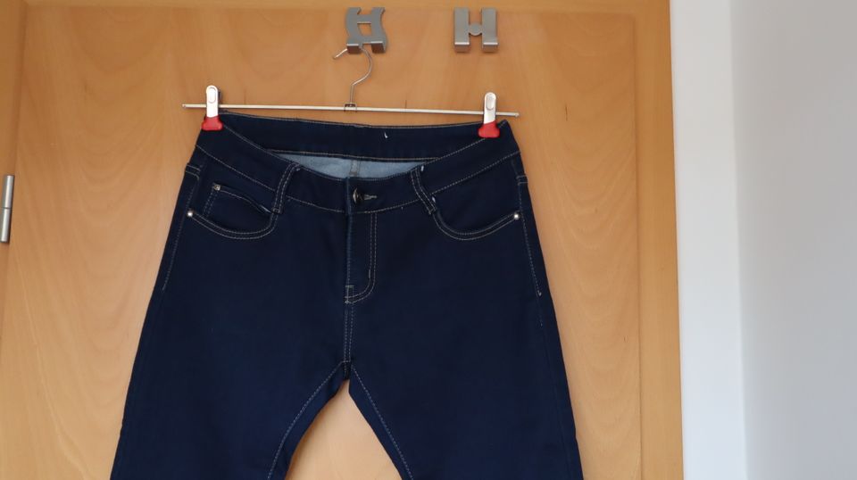 MISS CHERRY Damen Jeanshose Strechthose Jeans Size: 30 dunkelblau in Frechen