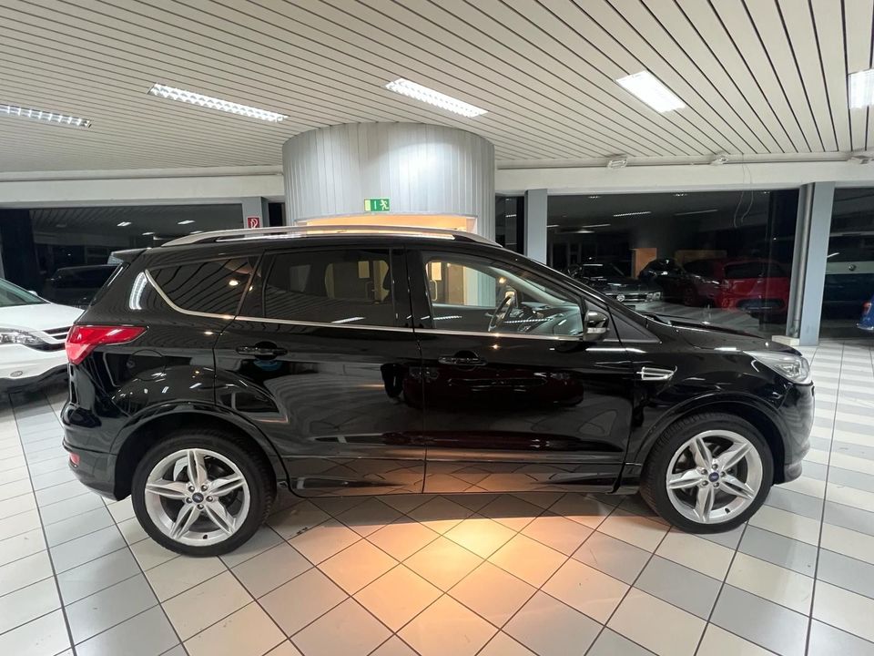 Ford Kuga Individual 4X4*Keyless*Navi*19"*Pano*Kamera in Neuss