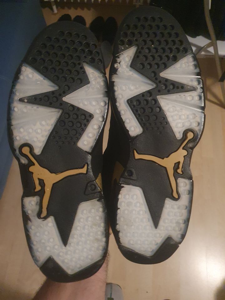 Jordan 6 Retro Black and Gold in Hannover