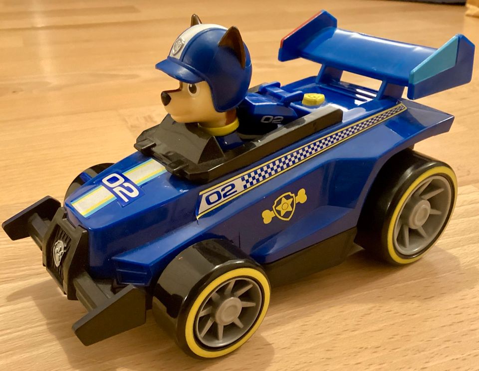 Paw Patrol Chase Fahrzeug mit Sound in Berlin