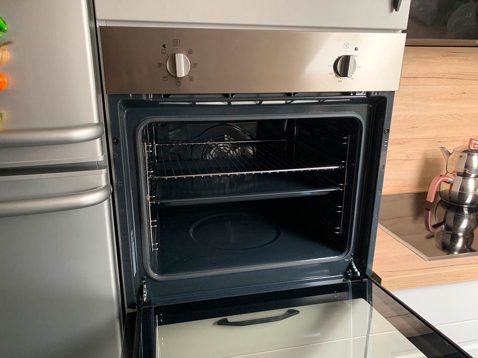 Neuer Einbaubackofen Zanussi in Königstein im Taunus