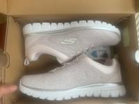 Sketchers Neu  Rosa glänzend Gr. 40 Brandenburg - Eisenhüttenstadt Vorschau