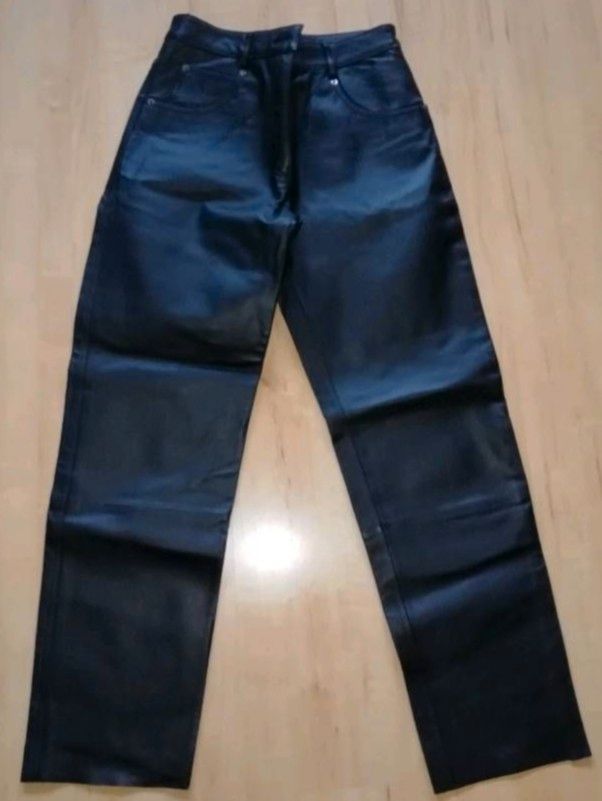 Lederhose, Glattleder, schwarz, neu, von Louis ca. Gr. 34 / Gr. S in Travenbrück