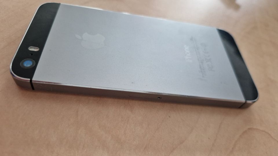 Apple iPhone 5s - 16GB Space Grau A1457 (GSM) gut erhalten Handy in Hamburg