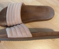 5th Avenue echtleder Pantoffeln Pantolette 39 neuwertig Niedersachsen - Stolzenau Vorschau