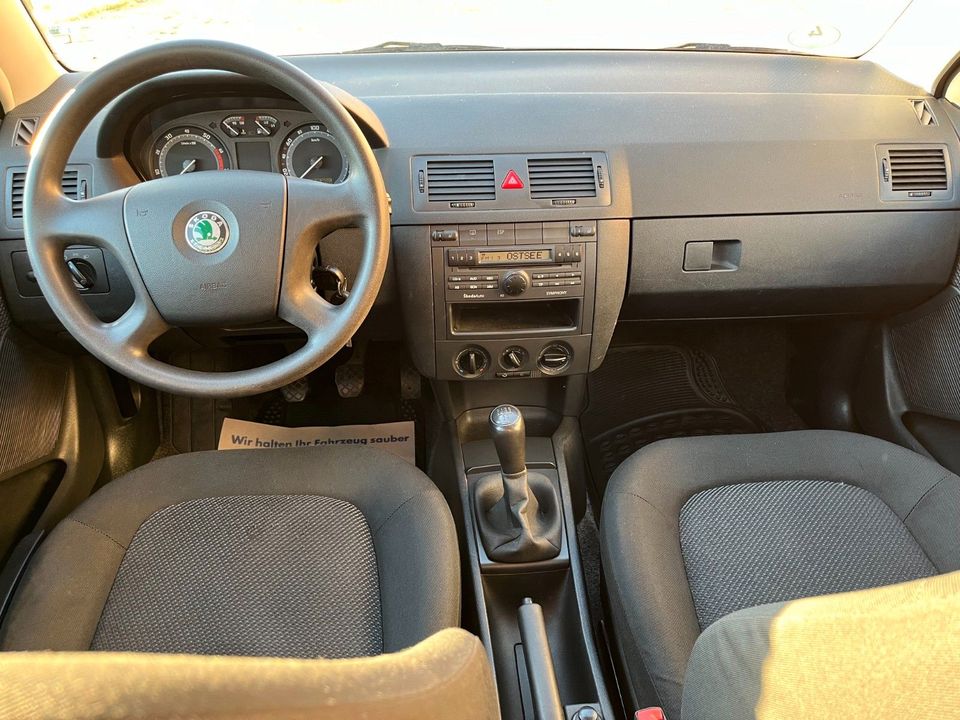 Skoda Fabia Combi Extra*Ahk/Klima/TÜV NEU* in Bargeshagen