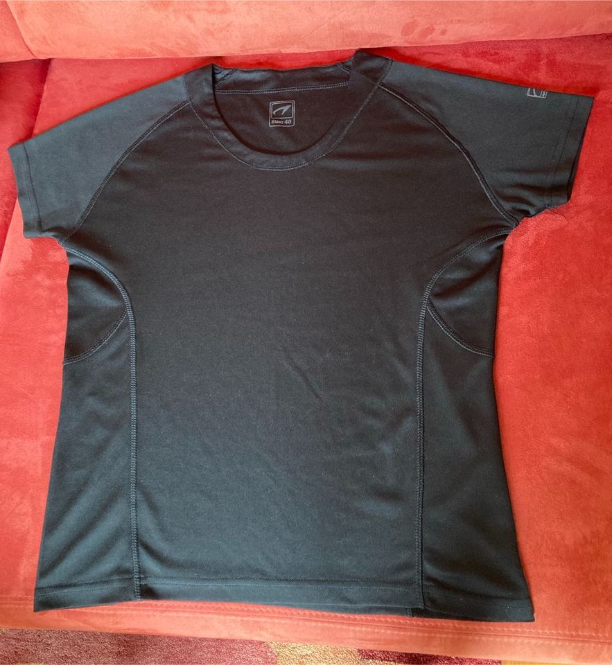 Sport-Shirt Aerobic Shirt - figurnah - leicht und glänzend 40TOP in Hamburg