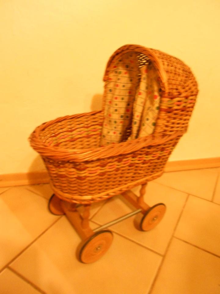 Puppenwagen, korbpuppenwagen, Korbwagen retro, Rattan 50ger Jahre in Bad Tölz