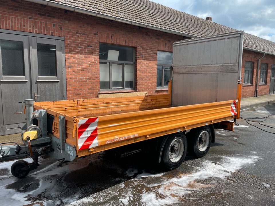 Tandem Anhänger Trailer Bagger Transporter Tieflader in Rietberg