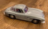 Mercedes 300 SL 1954 Burago Maßstab 1:18 Modellauto Niedersachsen - Wolfsburg Vorschau