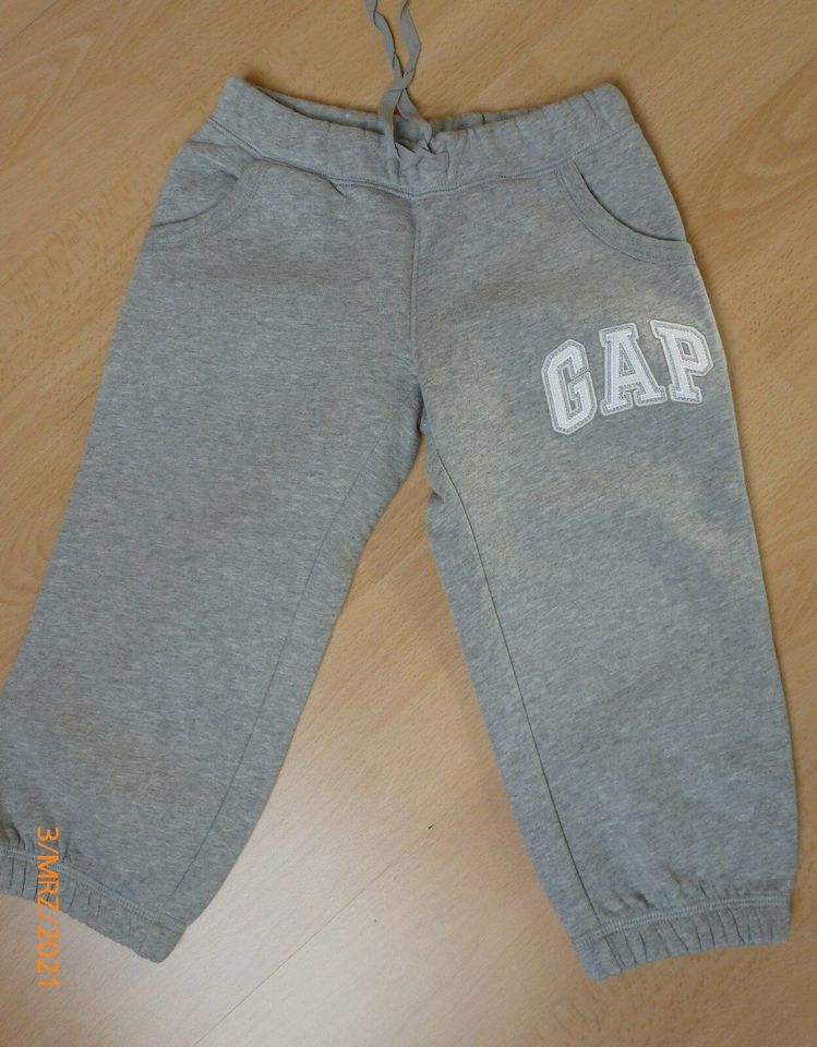 Mädchen 3/4 Jogginghose * GapKids * Gr. 6-7 * grau * neuwertig * in Velbert